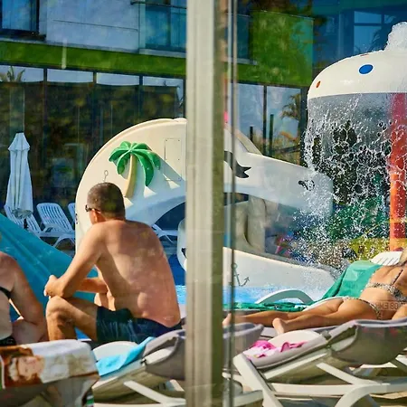 Royale Sundance 7 & Pool Nord