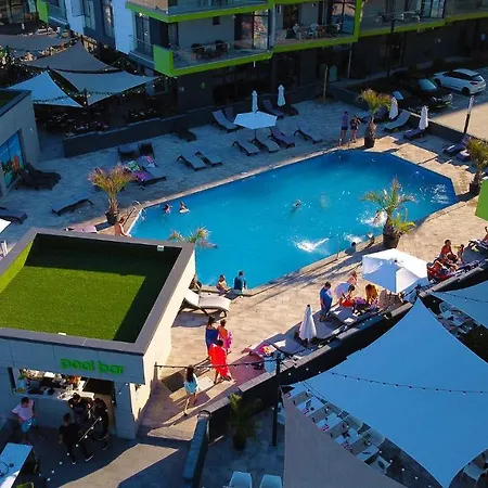 Royale Sundance 7 & Pool Nord Apartman Mamaia