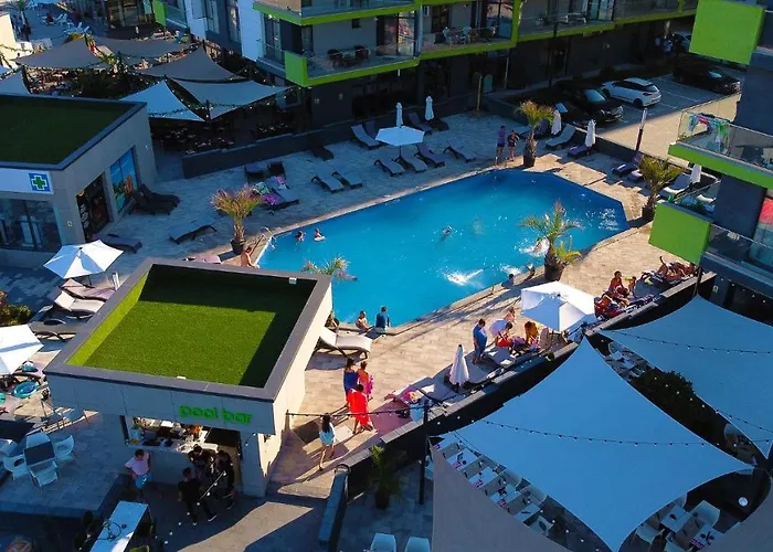 Royale Sundance 7 & Pool Nord Apartment Mamaia