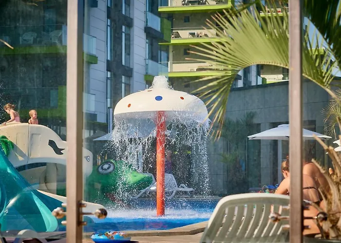 Royale Sundance 7 & Pool Nord Apartment Mamaia